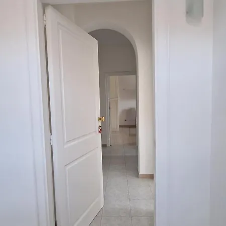 Hub Leucosia Apartament *